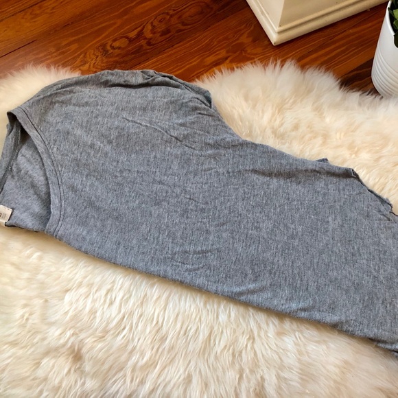 Hollister Grey Oversized V Neck - Picture 3 of 4